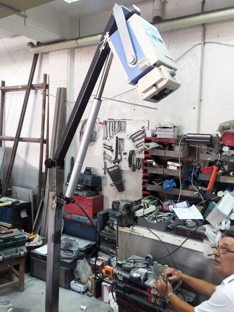 Κατασκευή τροχήλατης βάσης για φορητό x-ray