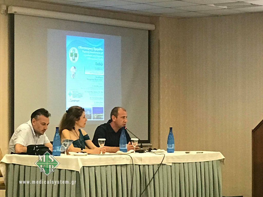 Τα μέλη του οδοντιατρικού συλλόγου Πρέβεζας προλογίζουν την εκδήλωση