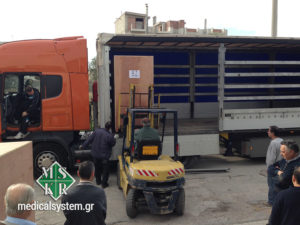 ακτινοπροστατευτικά πετάσματα φορτώνονται προς αποστολή σε πελάτη