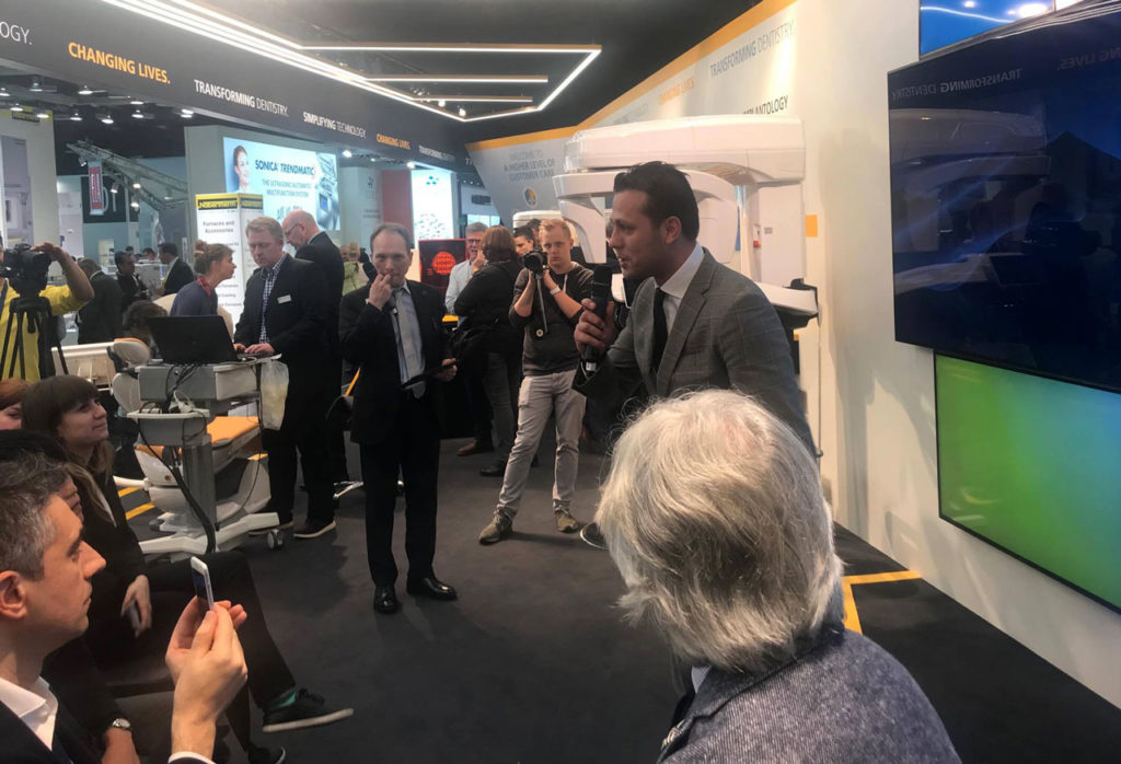 ids2019 kolonia odontiatriko sinedrio ekthesi medical systems