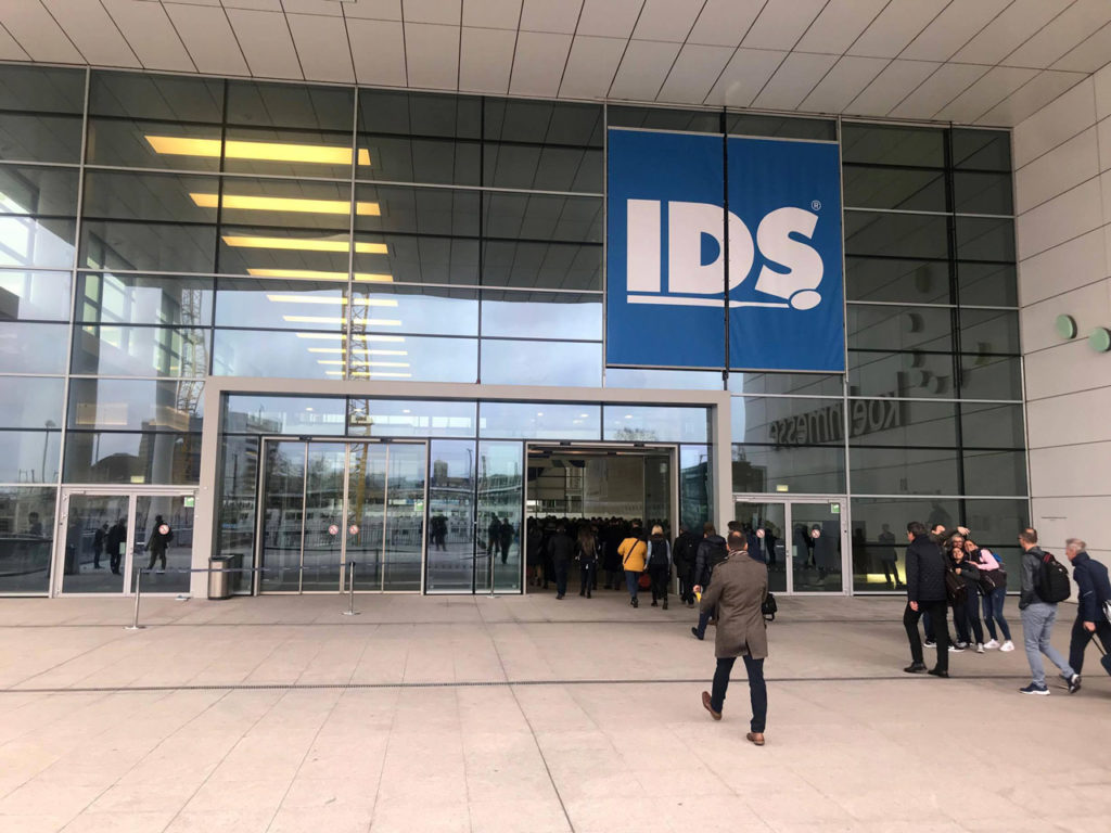 ids2019 kolonia odontiatriko sinedrio ekthesi medical systems